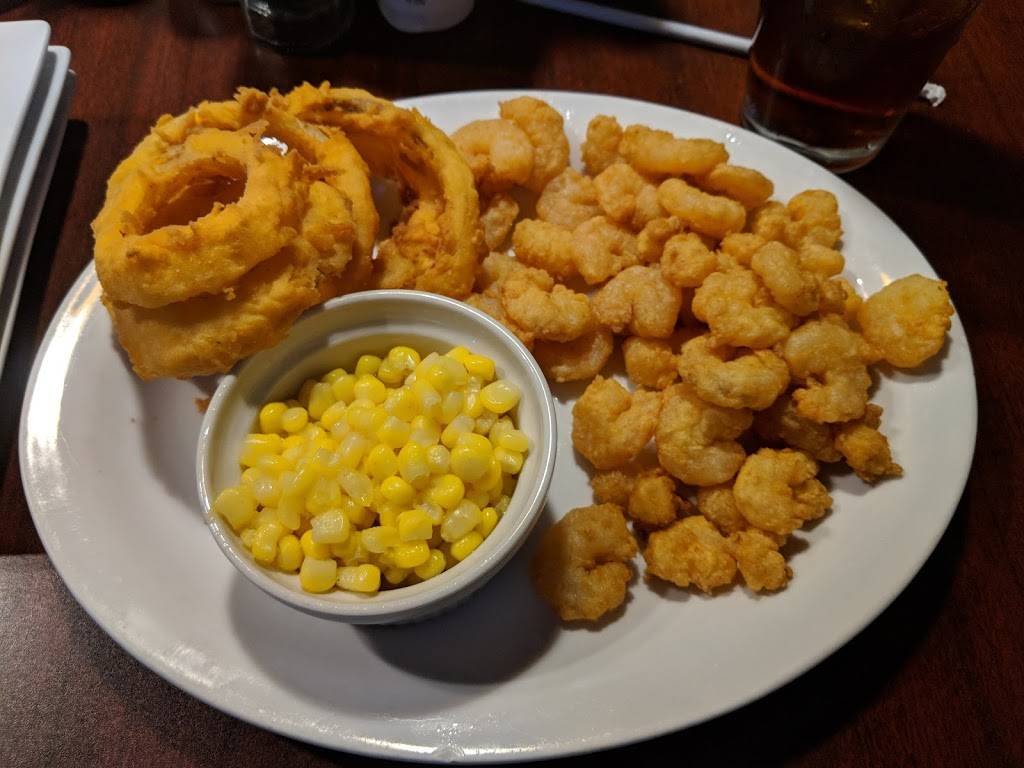 Christophers Steakhouse & Seafood | restaurant | 703 E Broad St, Elizabethtown, NC 28337, USA | 9102476206 OR +1 910-247-6206