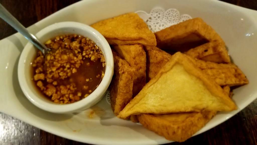 Yum Thai | restaurant | 7748 Madison St, Forest Park, IL 60130, USA | 7083668888 OR +1 708-366-8888