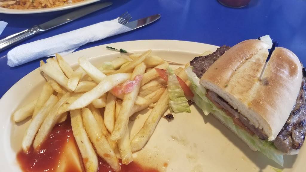 Gus Jr | restaurant | 3559 W Ramsey St, Banning, CA 92220, USA | 9518492287 OR +1 951-849-2287