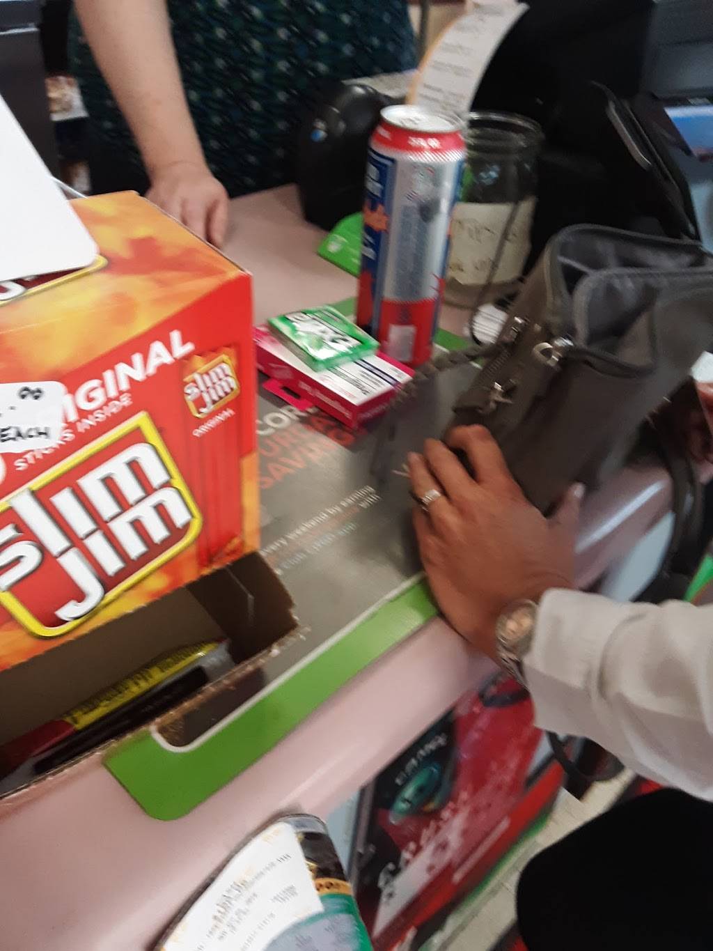 Meadowgreen Minute Market | restaurant | 9531 Virginia Ave, Bassett, VA 24055, USA | 2766293223 OR +1 276-629-3223