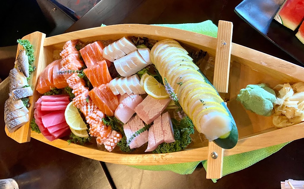 Uni Sushi and Ramen Lansing | restaurant | 2843 E Grand River Rd #180, East Lansing, MI 48823, USA | 6303186136 OR +1 630-318-6136