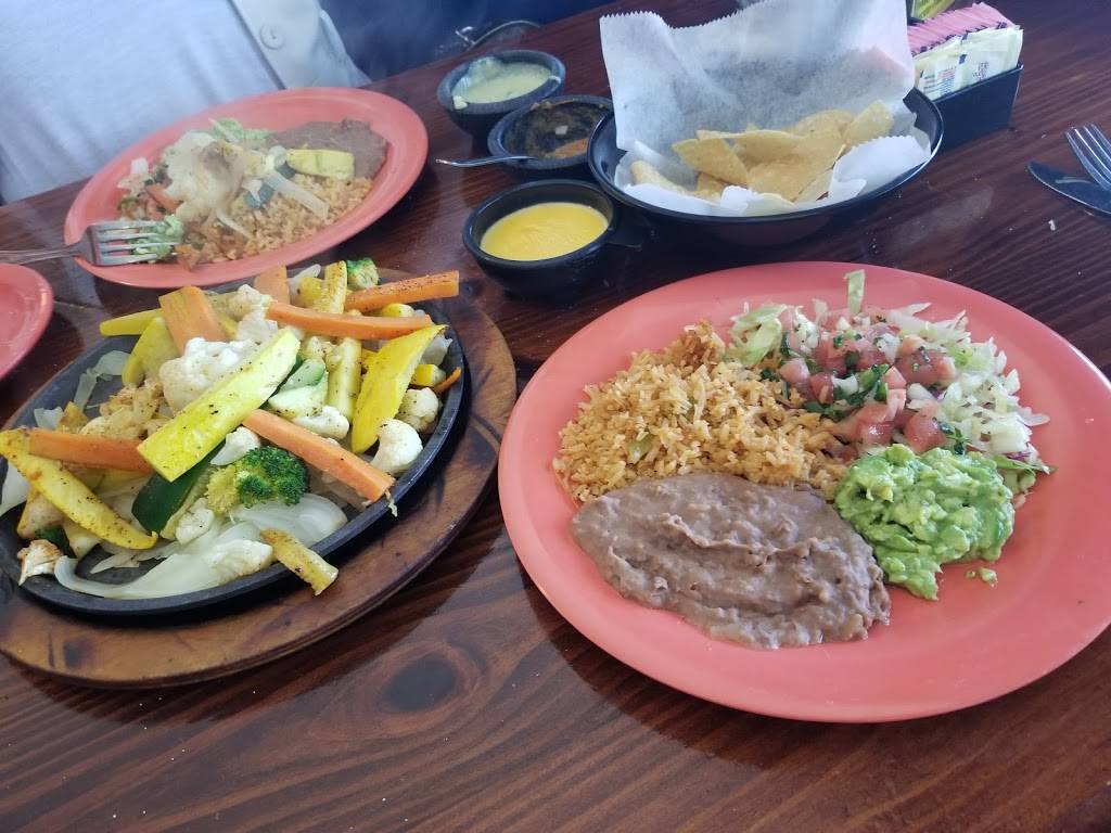 Celayas Mexican Restaurant & Cantina | restaurant | 12015 Perry Rd, Houston, TX 77070, USA | 2818906200 OR +1 281-890-6200