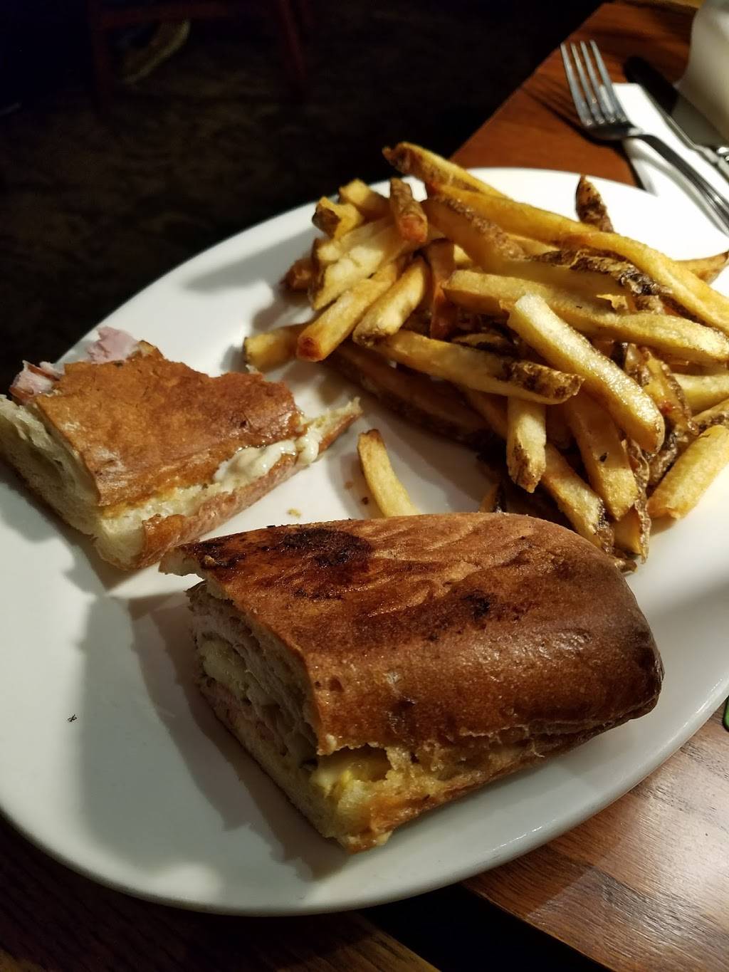 Shellys Back Room | restaurant | 1331 F St NW, Washington, DC 20004, USA | 2027373003 OR +1 202-737-3003