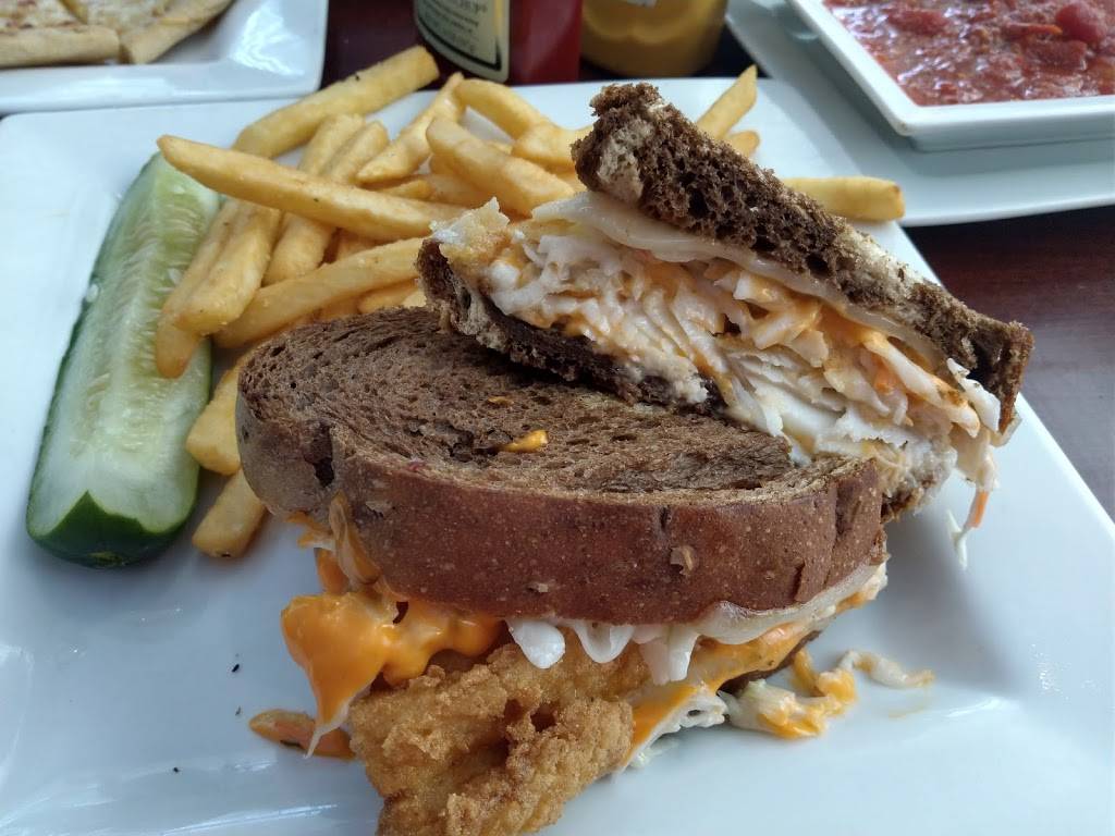 Patriot Tavern | restaurant | 100 Main St, Walpole, MA 02081, USA | 5087345129 OR +1 508-734-5129