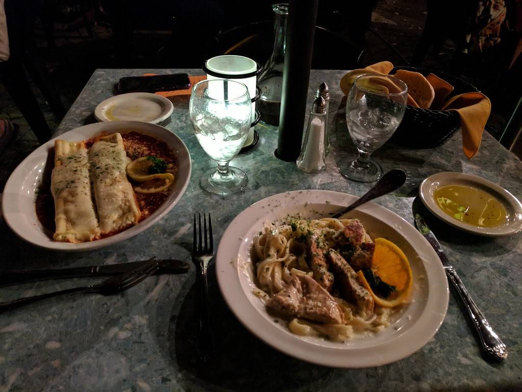 Mama Carollas | restaurant | 1031 E 54th St, Indianapolis, IN 46220, USA | 3172599412 OR +1 317-259-9412