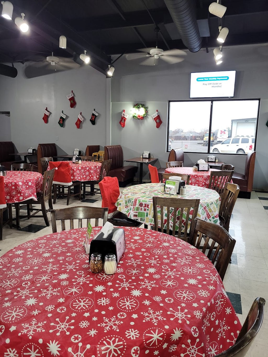 Oakcrest Pizza | restaurant | 2203 Fayetteville Rd, Van Buren, AR 72956, USA | 4794715805 OR +1 479-471-5805