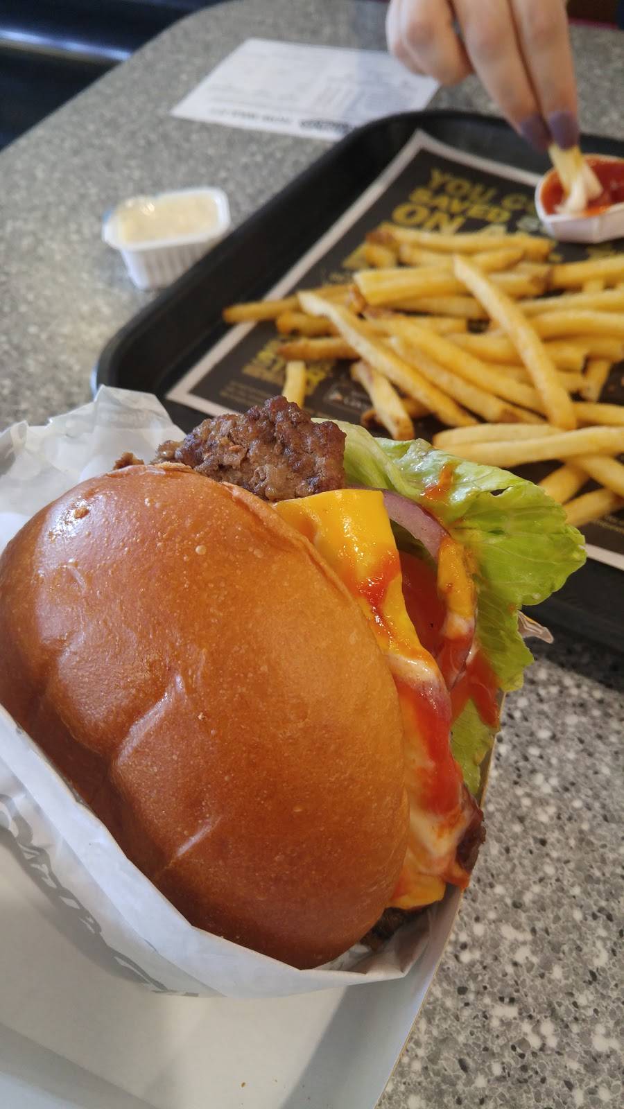 Carls Jr. | meal takeaway | 1200 N Harbor Blvd, Anaheim, CA 92801, USA | 7147768054 OR +1 714-776-8054