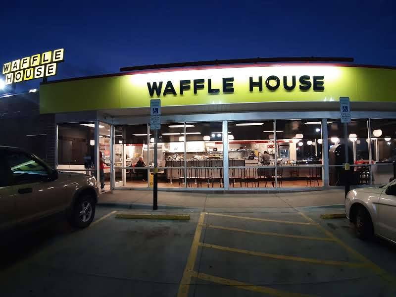 Waffle House | meal takeaway | 3309 Queen City Dr, Charlotte, NC 28208, USA | 7043995207 OR +1 704-399-5207