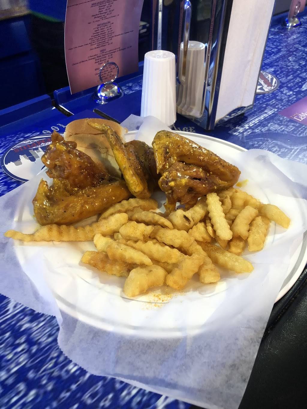 Mouthful Of Memphis Grill | restaurant | 3057 Thomas St, Memphis, TN 38127, USA | 9015523063 OR +1 901-552-3063