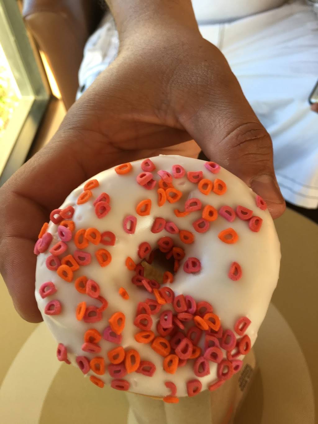 Dunkin | cafe | 118 San Mateo Rd, Half Moon Bay, CA 94019, USA | 6505600106 OR +1 650-560-0106