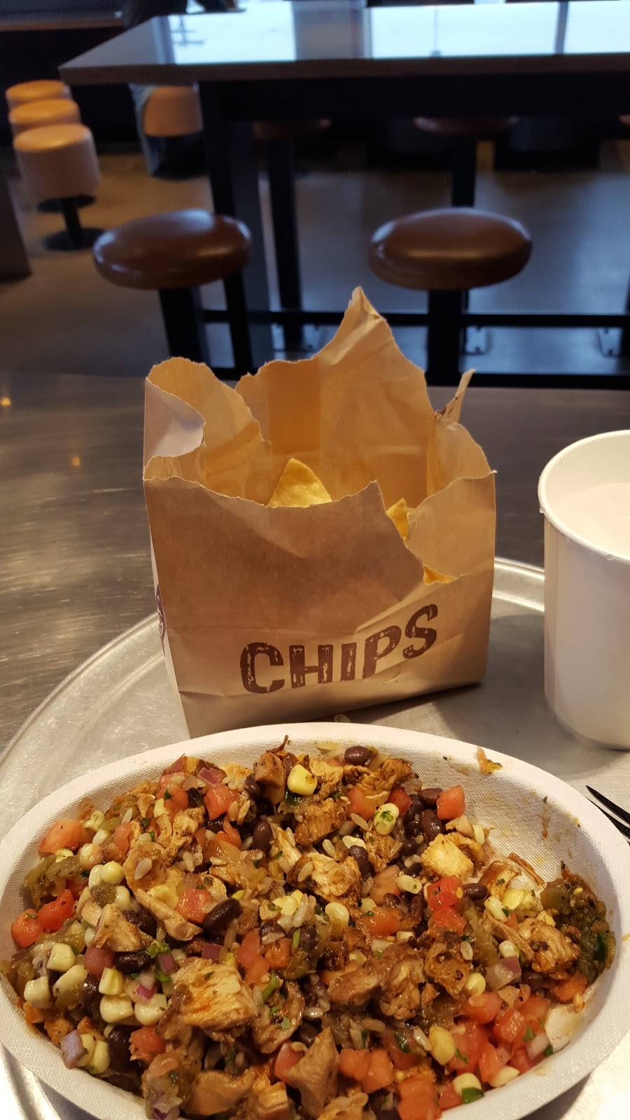 Chipotle Mexican Grill | restaurant | 2011 Colonial Ave SW, Roanoke, VA 24015, USA | 5403423102 OR +1 540-342-3102