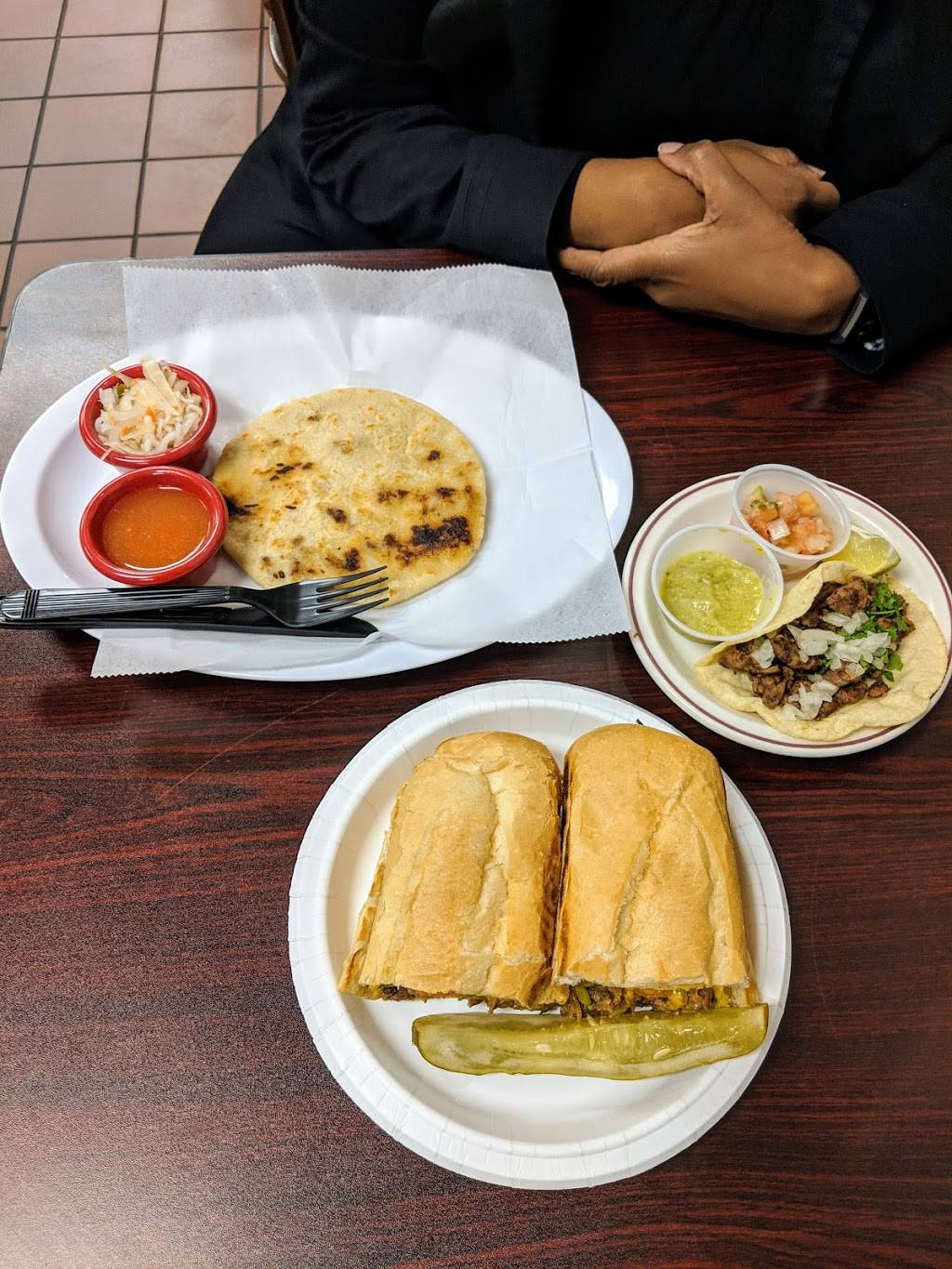 La Promesa | restaurant | 20921 Davenport Dr #112, Sterling, VA 20165, USA | 5713752994 OR +1 571-375-2994