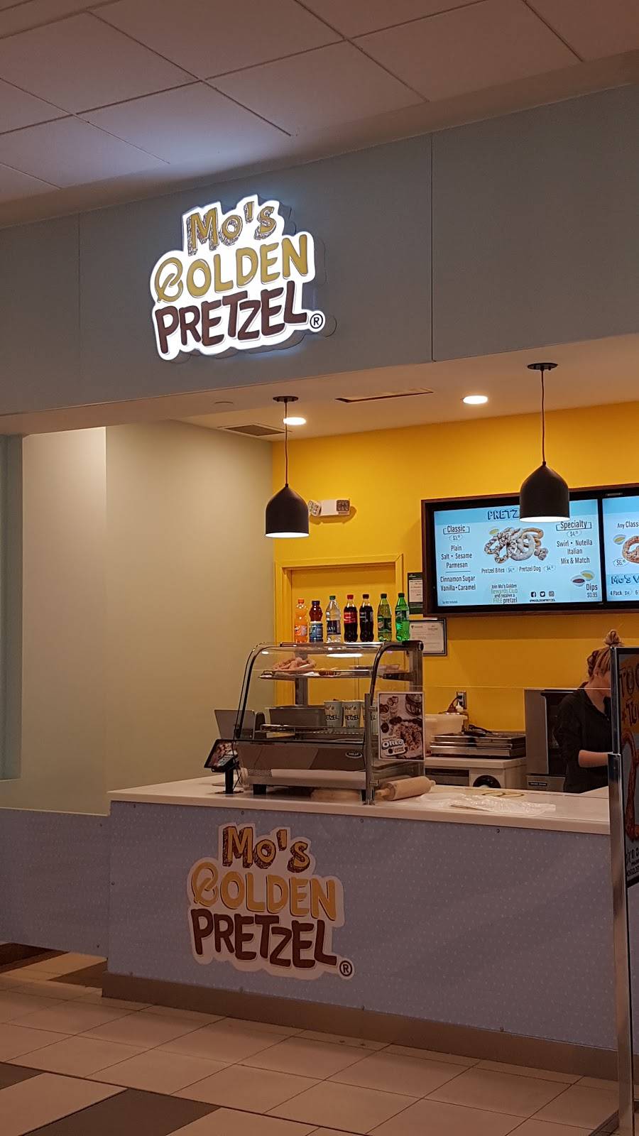 Mos Golden Pretzel | restaurant | 1 Promenade Cir Unit 155C, Thornhill, ON L4J 4P8, Canada | 9057075962 OR +1 905-707-5962