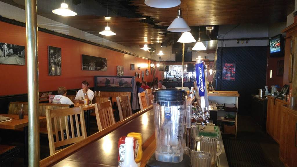 Streets Eatery & Pub | restaurant | 4124 Petrolia Line, Petrolia, ON N0N 1R0, Canada | 5198821761 OR +1 519-882-1761