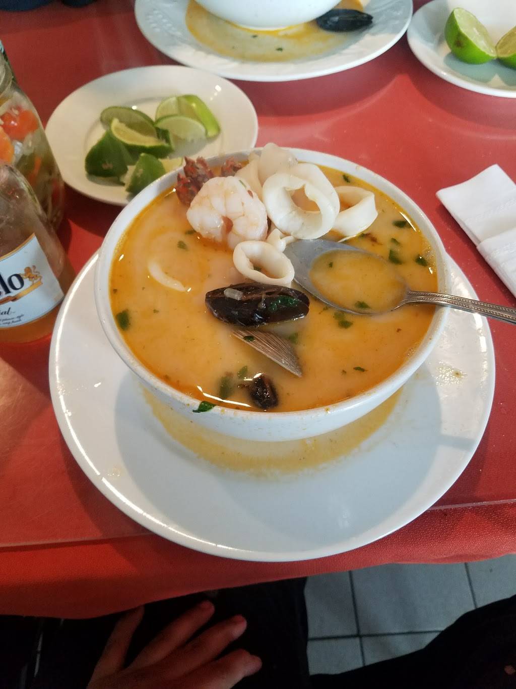 Restaurant El Quetzal | restaurant | 63 E Eckerson Rd, Spring Valley, NY 10977, USA | 8453524970 OR +1 845-352-4970