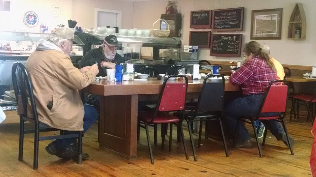 Robins Place | restaurant | 110 Main St, Stoutland, MO 65567, USA | 4172863222 OR +1 417-286-3222