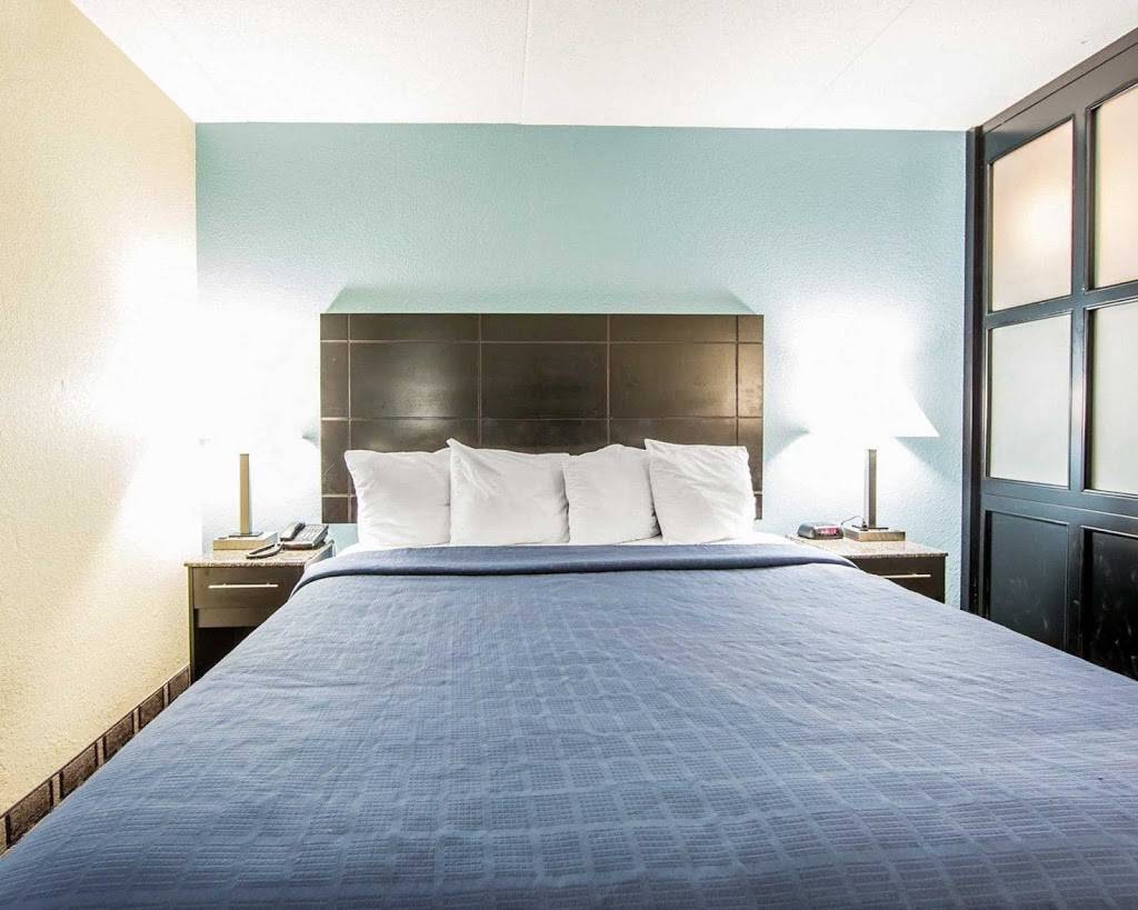 Inn & Suites | restaurant | 317 N Cedar Bluff Rd, Knoxville, TN 37923, USA | 8655318005 OR +1 865-531-8005