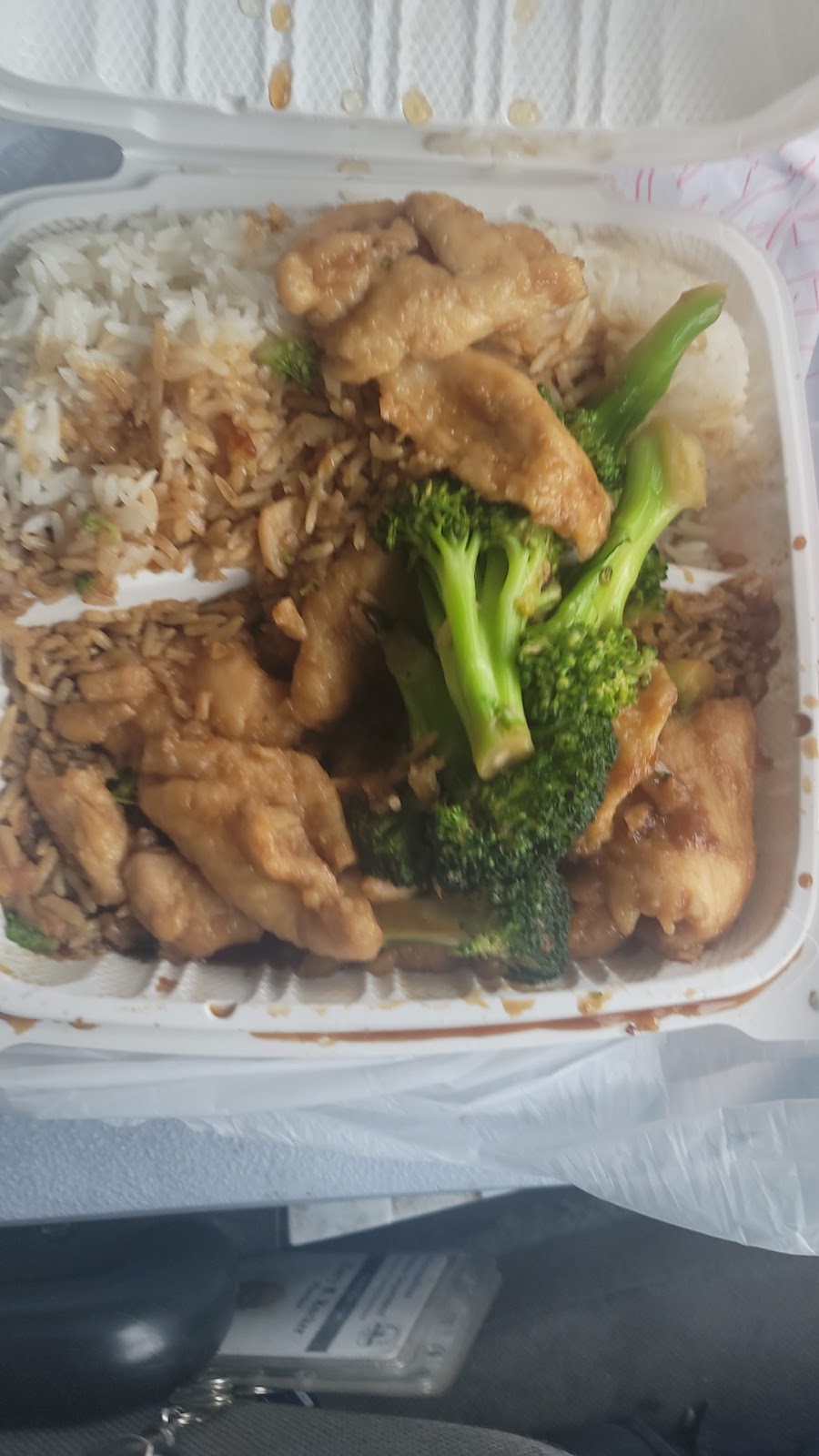 Heights Seafood | restaurant | 333 Hawaii Ave NE, Washington, DC 20011, USA | 2025264602 OR +1 202-526-4602