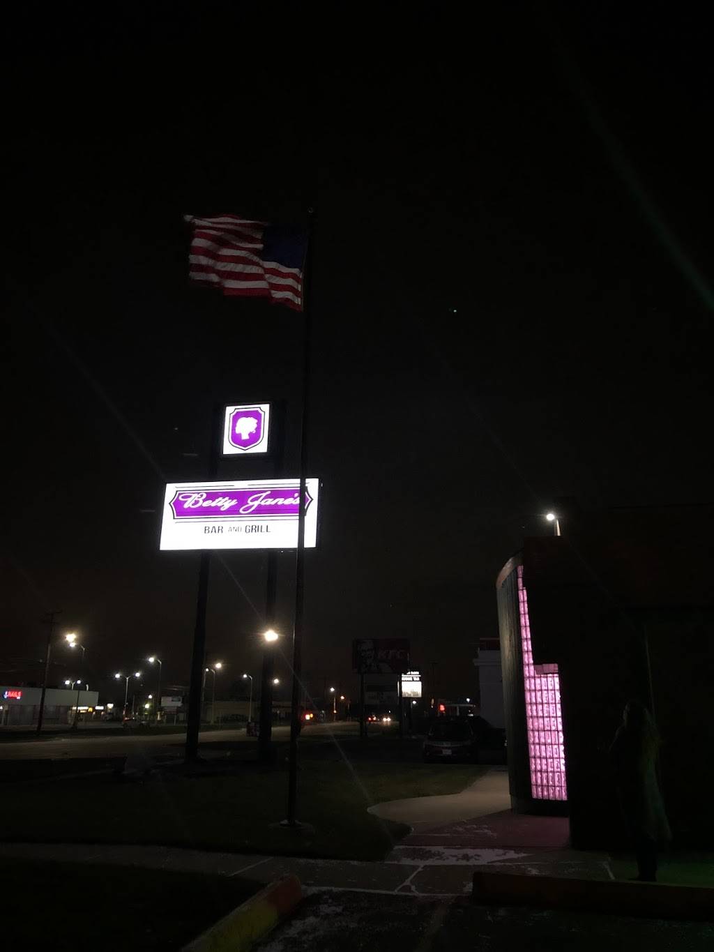 Betty Janes Bar & Grill | restaurant | 13791 E Thirteen Mile Rd, Warren, MI 48088, USA | 5864158889 OR +1 586-415-8889