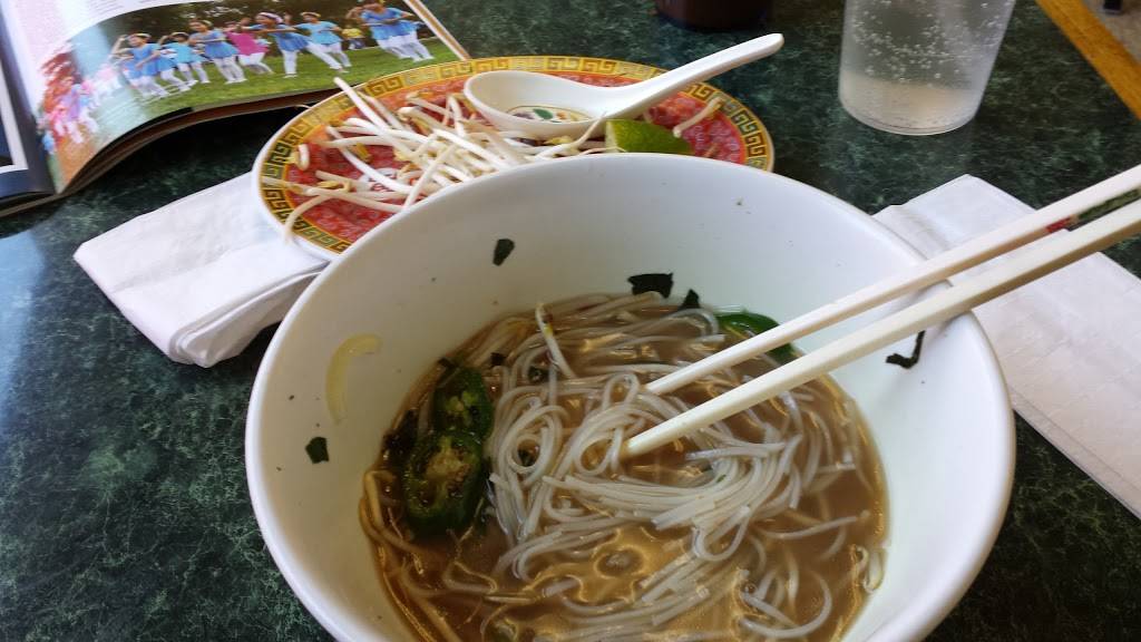 Chinese Wok Express | restaurant | 422 E Broadway, Columbia, MO 65201, USA | 5734435099 OR +1 573-443-5099