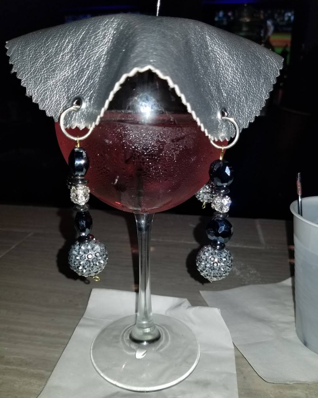 Dee Dee’s Bar and Grille | restaurant | 12359 Racine Ave, Calumet Park, IL 60827, USA | 3126220690 OR +1 312-622-0690