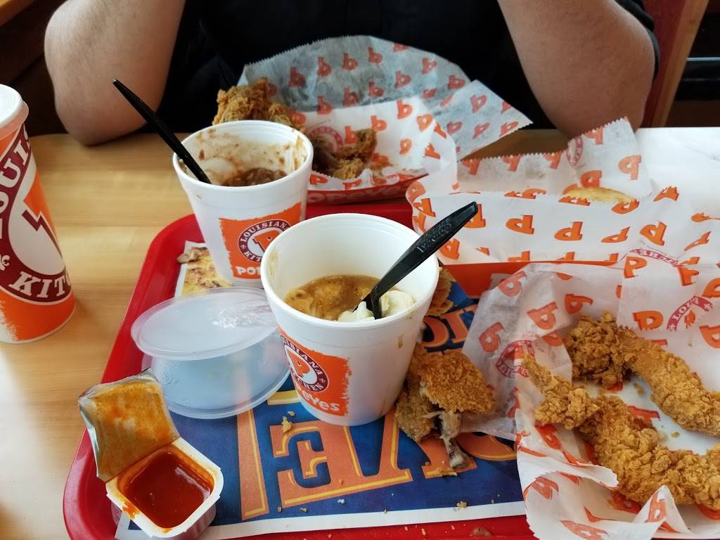 Popeyes Fried Chicken | meal takeaway | 2101 W Ben White Blvd, Austin, TX 78704, USA | 5126892389 OR +1 512-689-2389