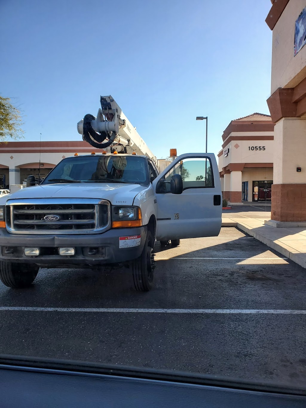 La Patrona Mexican Restaurant | restaurant | 10575 W Indian School Rd STE 101, Avondale, AZ 85392, USA | 6232897501 OR +1 623-289-7501