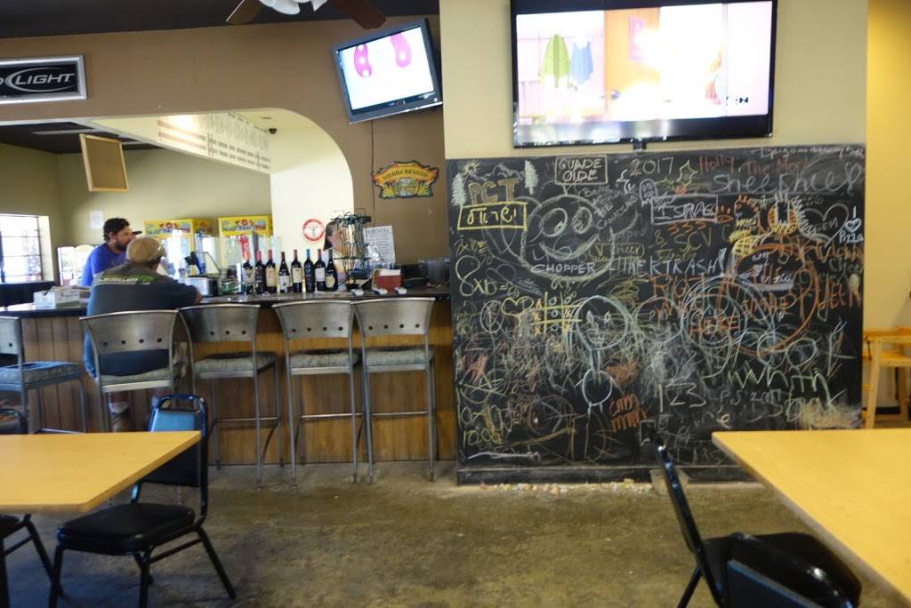 Big Mouth Pizza | restaurant | 33323 Agua Dulce Canyon Rd, Santa Clarita, CA 91390, USA | 6612687500 OR +1 661-268-7500