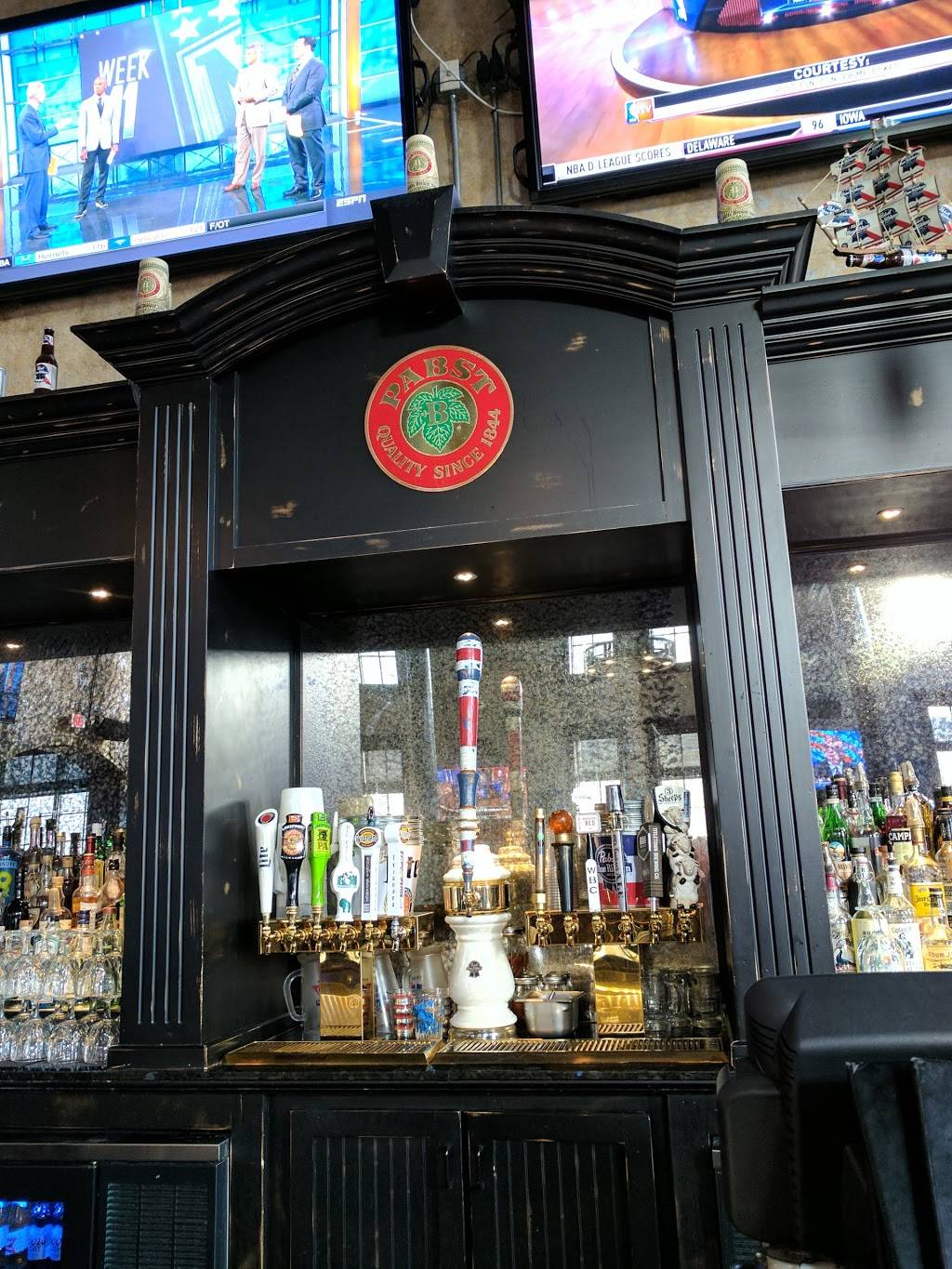 Jacksons Blue Ribbon Pub Milwaukee | restaurant | 1203 N 10th St, Milwaukee, WI 53205, USA | 4142767271 OR +1 414-276-7271