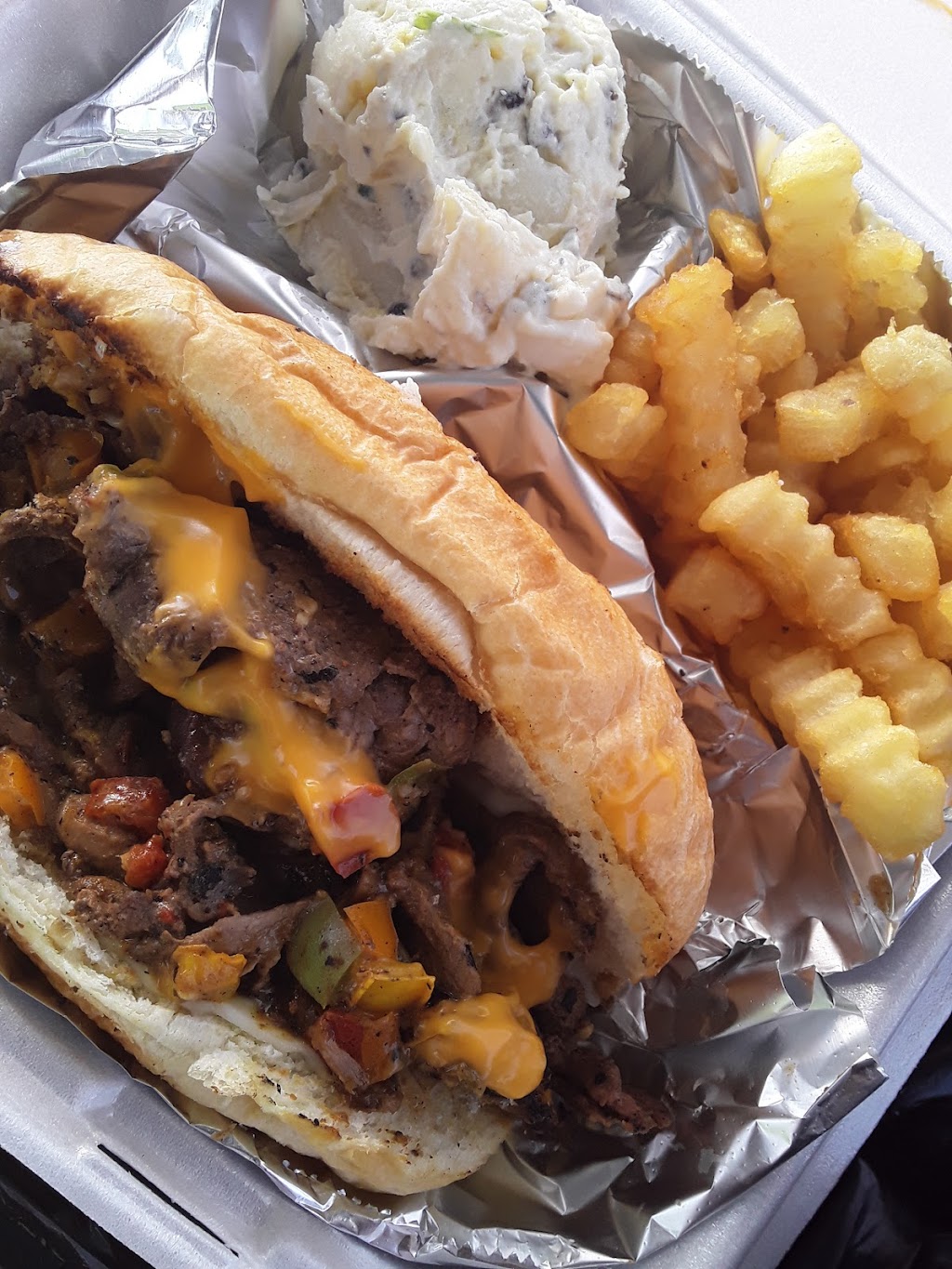 Willys PhillysTucson | restaurant | 402 E Prince Rd, Tucson, AZ 85705, USA | 5203900349 OR +1 520-390-0349