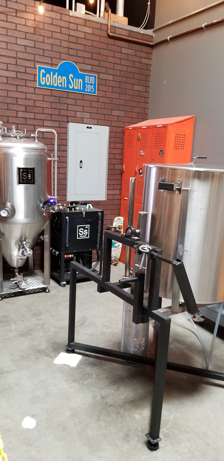 Good Day Brewery | restaurant | 130 W Walnut Ave Suite A-8, Perris, CA 92571, USA | 9519430133 OR +1 951-943-0133