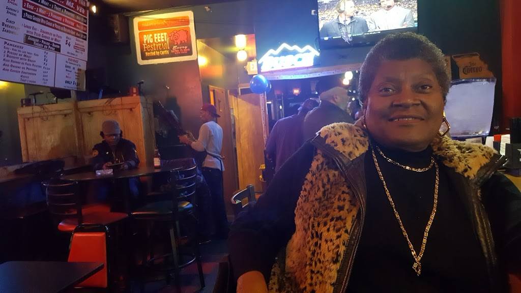 Chill Grill | restaurant | 2816 Vandeventer Ave, St. Louis, MO 63107, USA | 3145350969 OR +1 314-535-0969