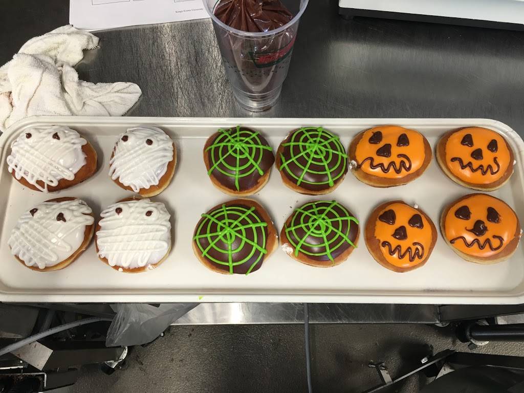Krispy Kreme | bakery | 35 Burgess Rd, Harrisonburg, VA 22801, USA | 5404342680 OR +1 540-434-2680