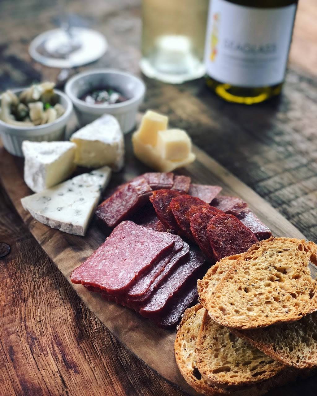 The Revelry | restaurant | 1290 University Ave, Rochester, NY 14607, USA | 5853406454 OR +1 585-340-6454