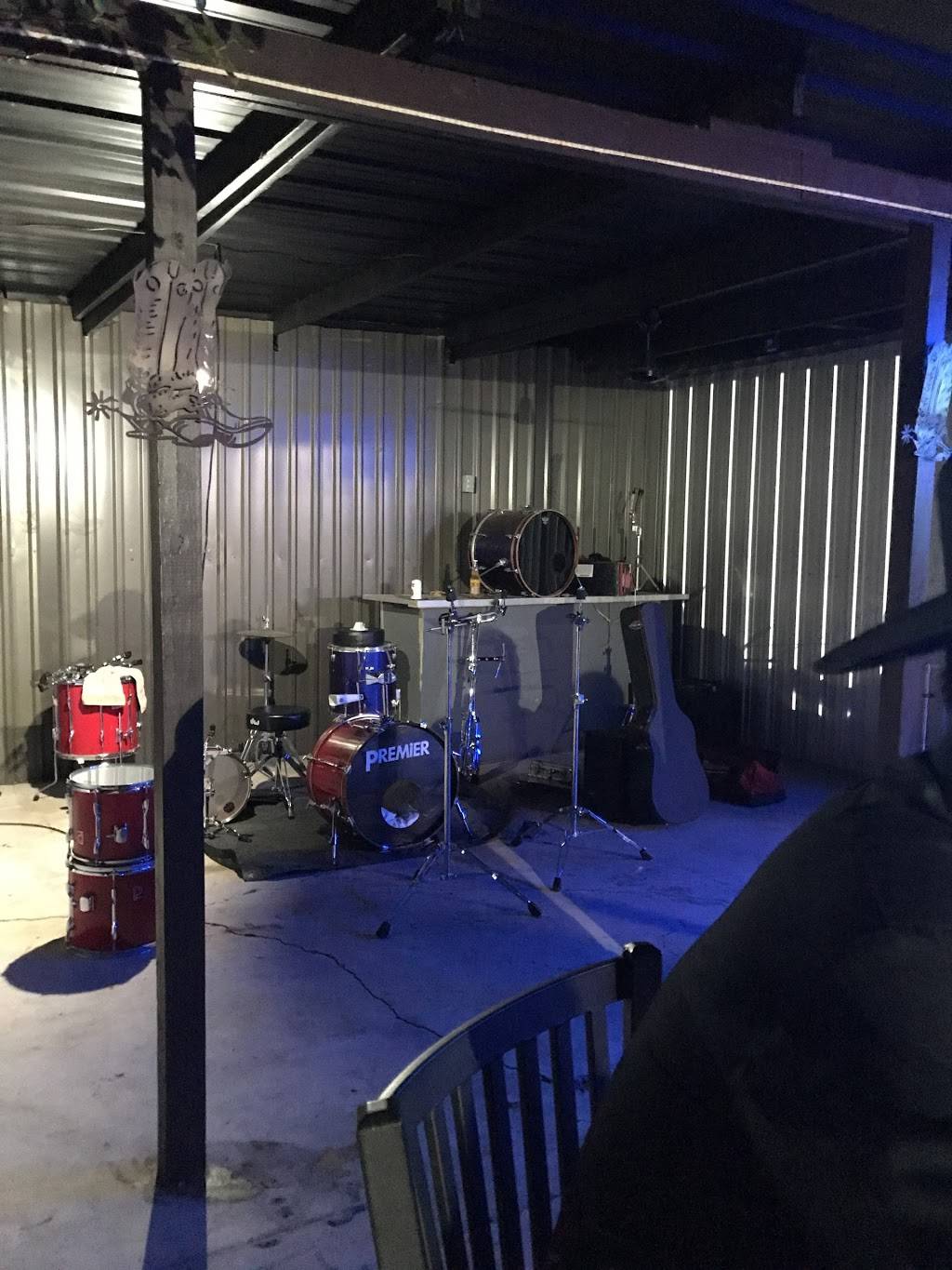 El Patio Ice House | restaurant | 230 Winkler Dr, Houston, TX 77087, USA | 8322658014 OR +1 832-265-8014