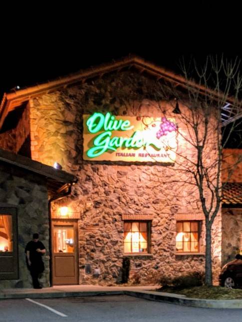 Olive Garden Italian Restaurant | meal takeaway | 1852 US-421, Wilkesboro, NC 28697, USA | 3368380337 OR +1 336-838-0337