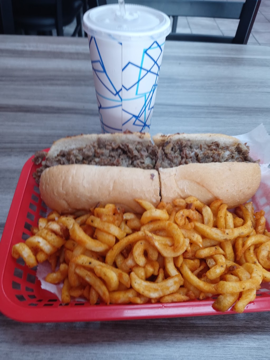 Leftys Cheesesteaks | restaurant | 15207 N Dale Mabry Hwy, Tampa, FL 33618, USA | 8134433221 OR +1 813-443-3221
