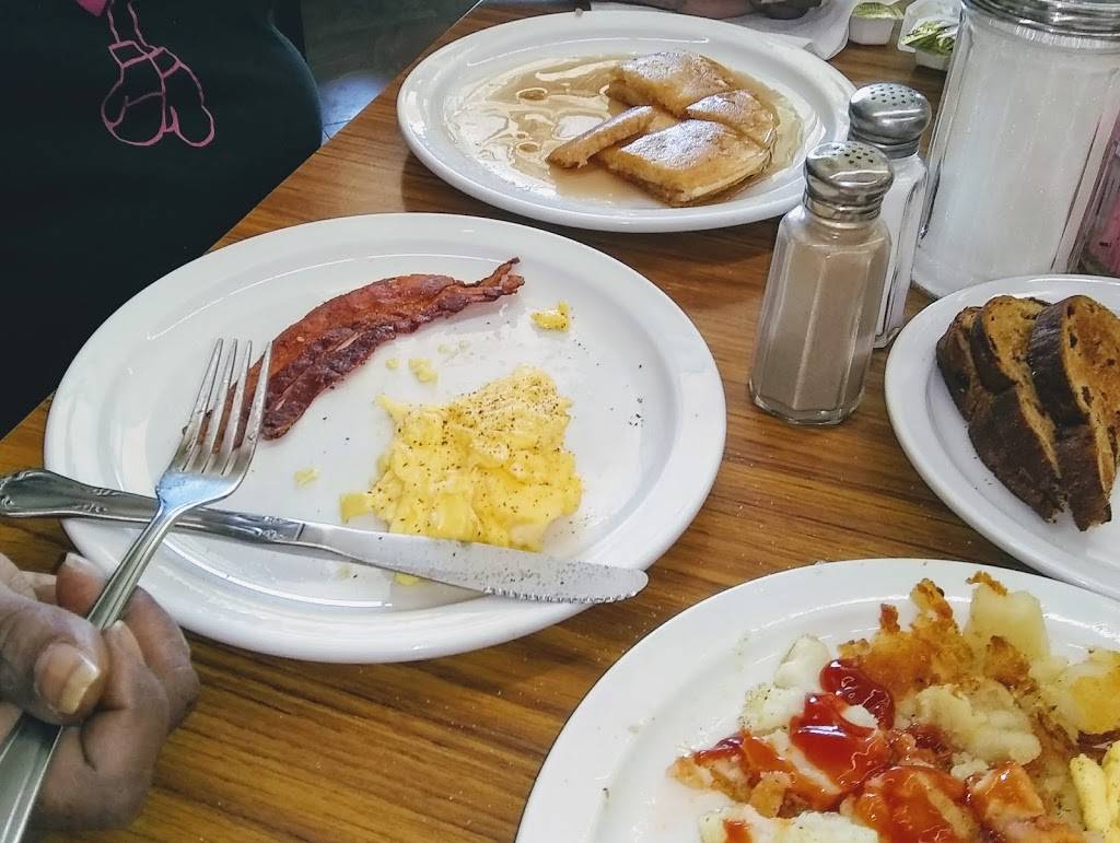 Angle Inn Restaurant | restaurant | 3134 N Rockton Ave, Rockford, IL 61103, USA | 8159648865 OR +1 815-964-8865