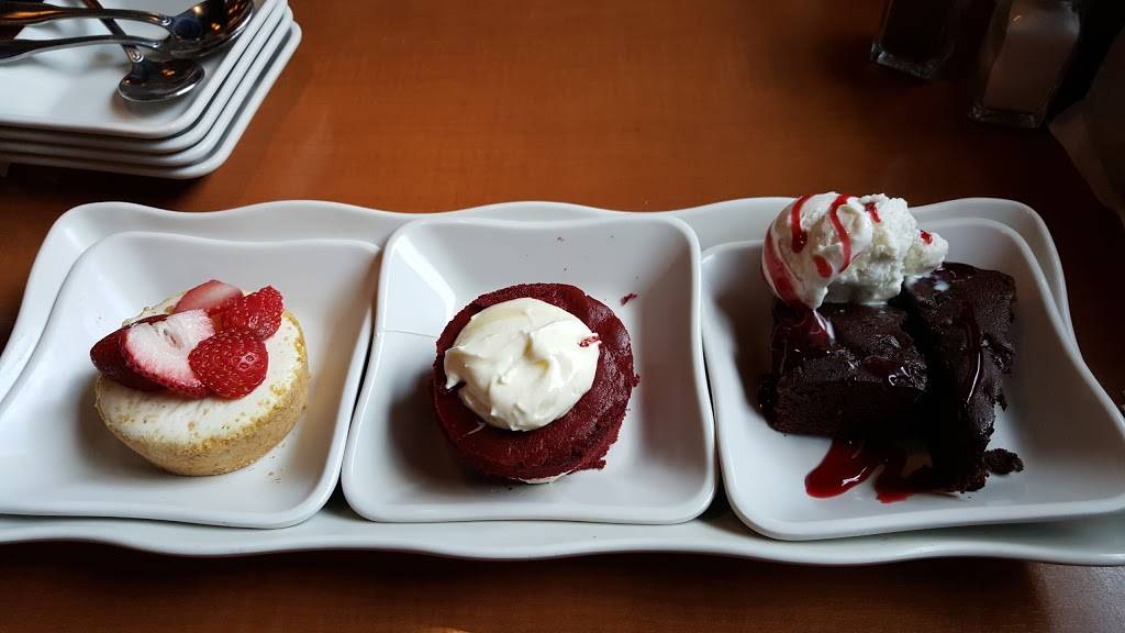 Tony Romas | restaurant | 1607 Jumer Dr, Bloomington, IL 61704, USA | 3096622525 OR +1 309-662-2525