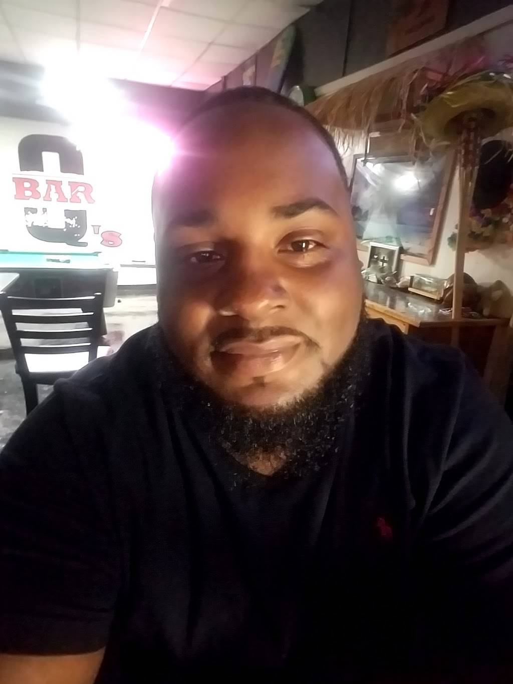 Qs Bar & Grill | night club | 815 19th St Ensley, Birmingham, AL 35218, USA | 2057819494 OR +1 205-781-9494