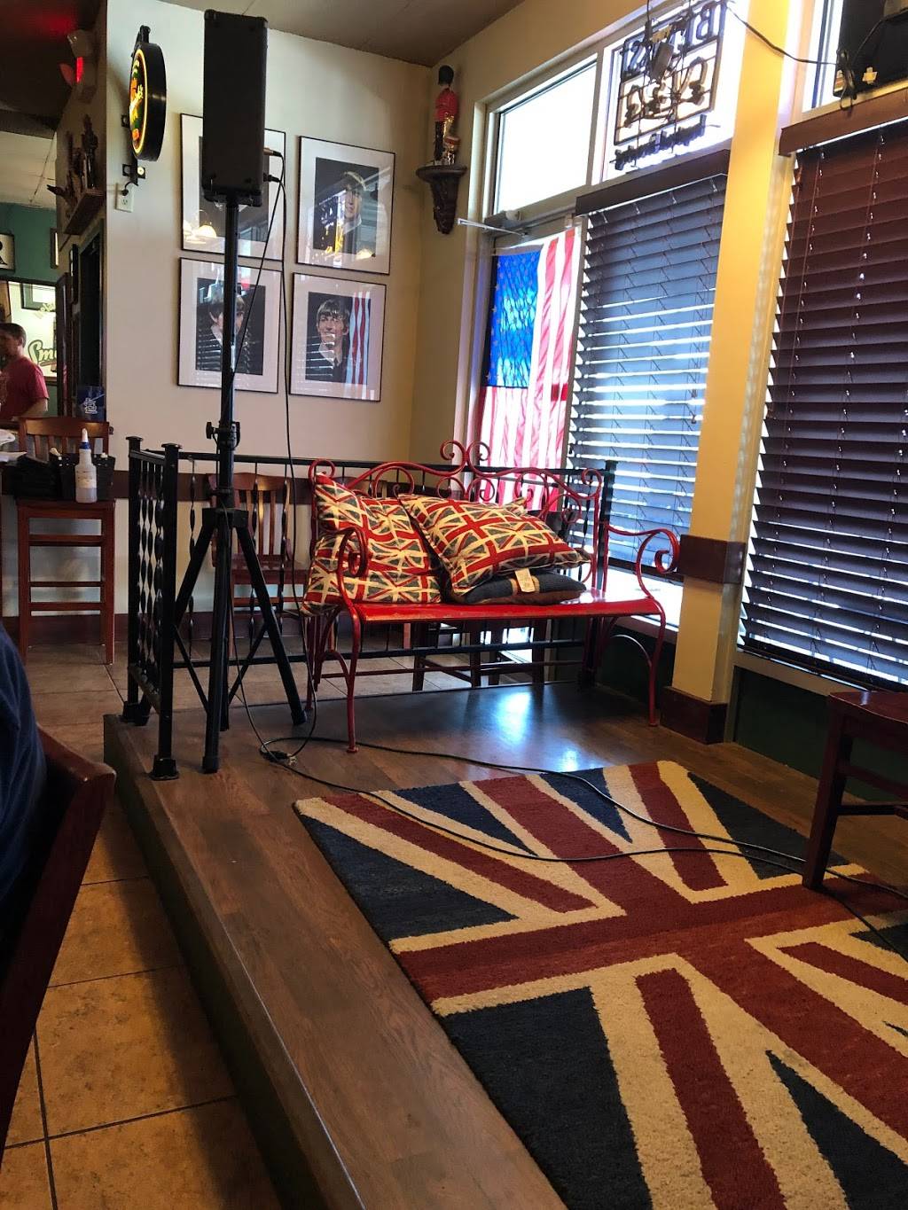 Fox Pub and Cafe | restaurant | 7800 N Sommer St Ste 302, Peoria, IL 61615, USA | 3096923693 OR +1 309-692-3693