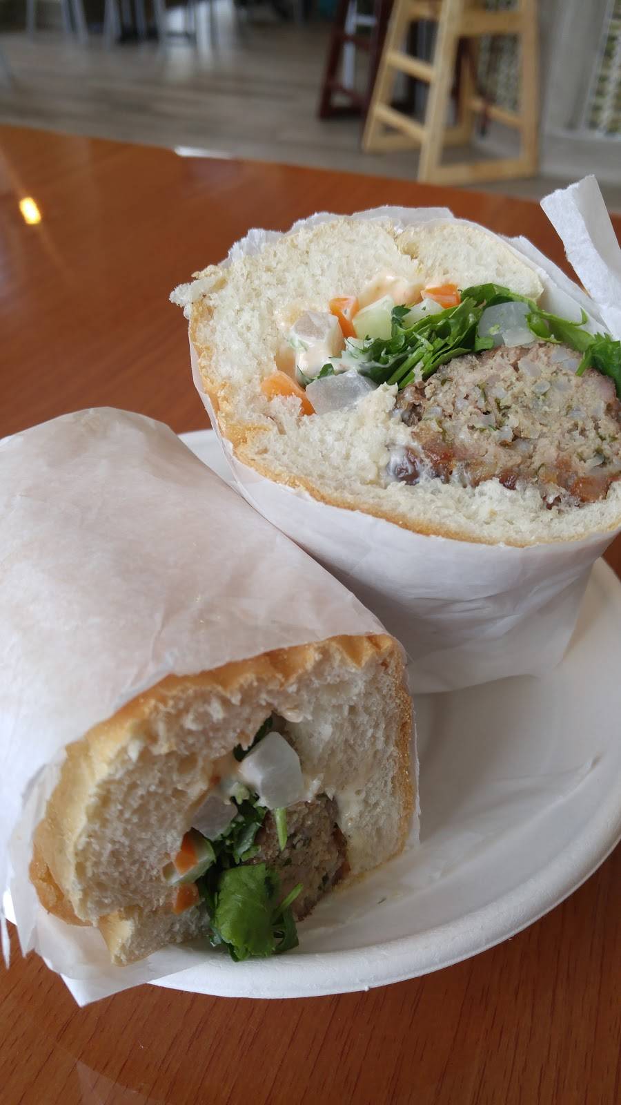 Urban Kitchen Haymarket | restaurant | 6402 Trading Square, Haymarket, VA 20169, USA | 7037540200 OR +1 703-754-0200