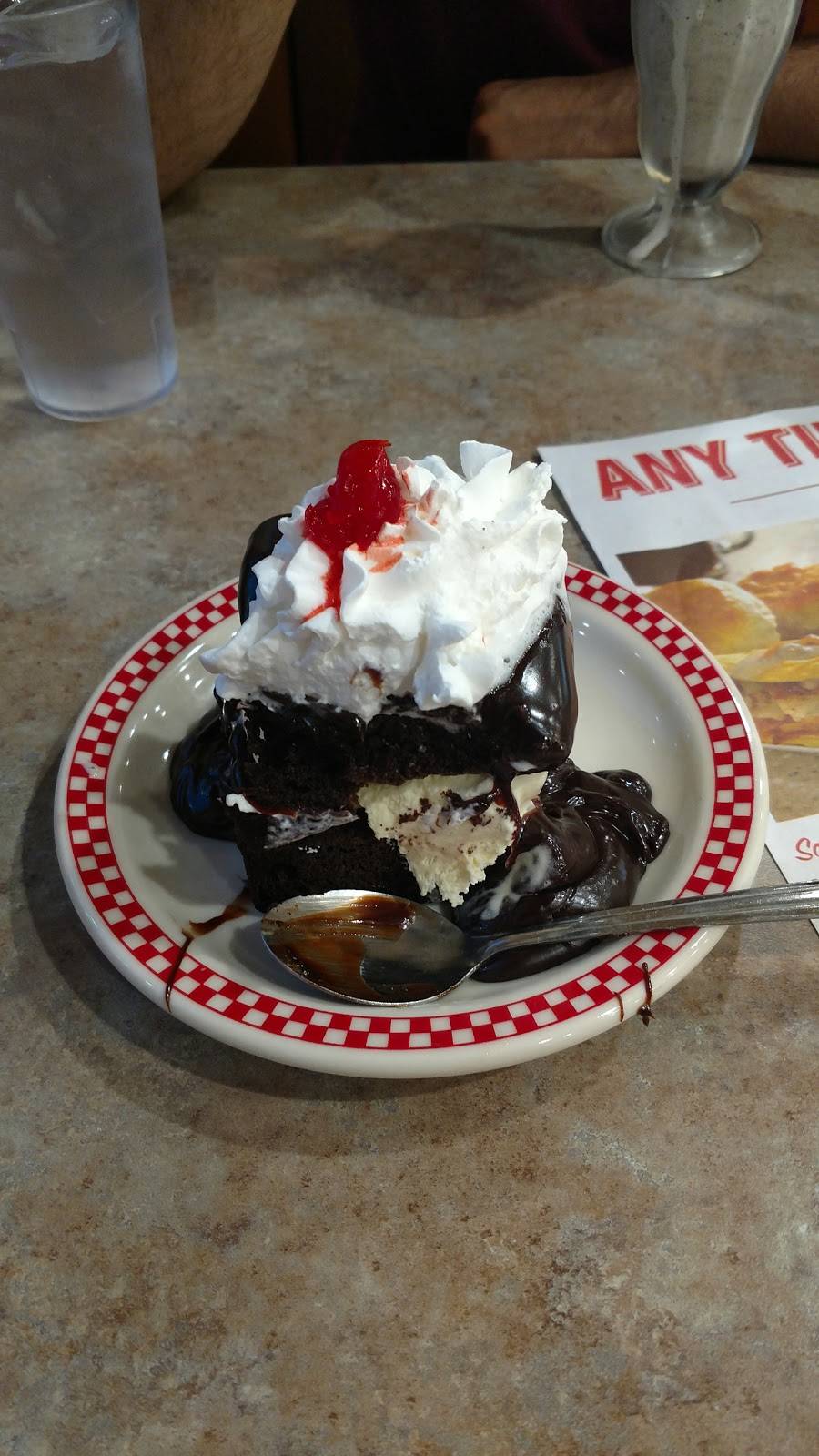 Big Boy | restaurant | 2555 Gratiot Blvd, Marysville, MI 48040, USA | 8103645133 OR +1 810-364-5133