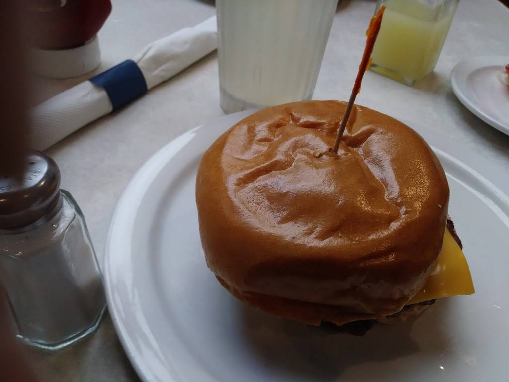 Shoneys - Knoxville Chapman Hwy | meal takeaway | 2612 Chapman Hwy, Knoxville, TN 37920, USA | 8655734514 OR +1 865-573-4514