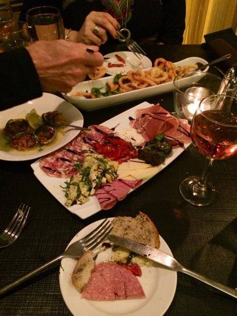 Mafaldas | restaurant | 3681 Nottingham Way, Hamilton Township, NJ 08690, USA | 6095875800 OR +1 609-587-5800