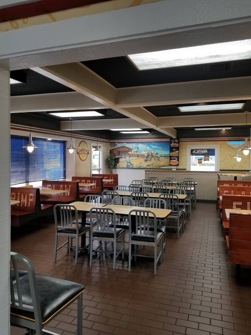 Long John Silvers | restaurant | 3222 S Mooney Blvd, Visalia, CA 93277, USA | 5597331557 OR +1 559-733-1557