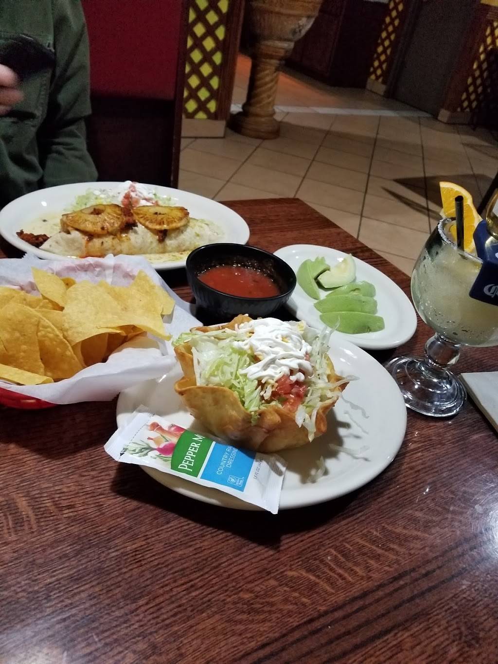 Compadres | restaurant | 10333 Northfield Rd, Northfield, OH 44067, USA | 3304670567 OR +1 330-467-0567