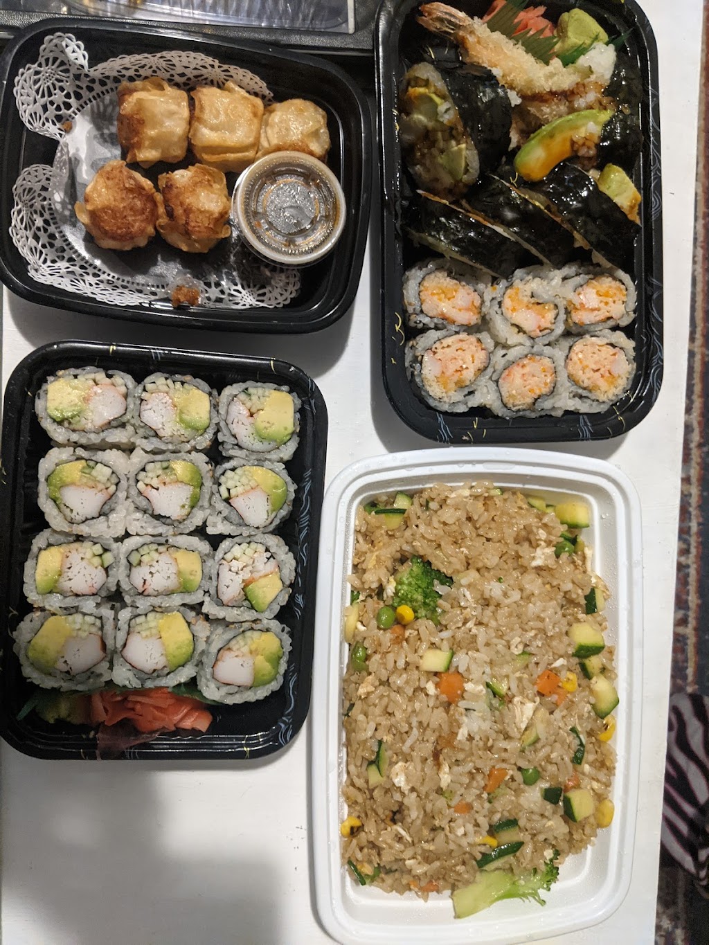 Finest Sushi | restaurant | 41-02 Greenpoint Ave, Queens, NY 11104, USA | 3475310326 OR +1 347-531-0326