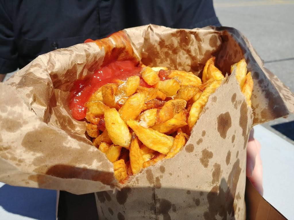 Crispy Chips | meal takeaway | 1820 Merivale Rd, Nepean, ON K2G 1E6, Canada | 6136144537 OR +1 613-614-4537