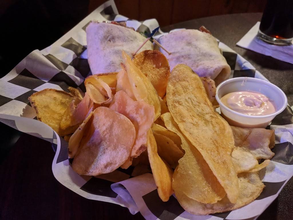 Governors Quarters | restaurant | 1304 S Wenona St, Bay City, MI 48706, USA | 9898936111 OR +1 989-893-6111